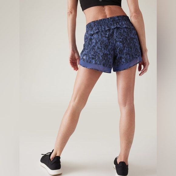 Athleta Mesh Racer Run Short 4” Small blue snakeskin - Picture 4 of 13